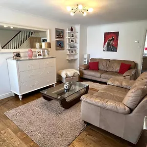 Holiday home Simply Stunning 2 Bedroom With Parking Space